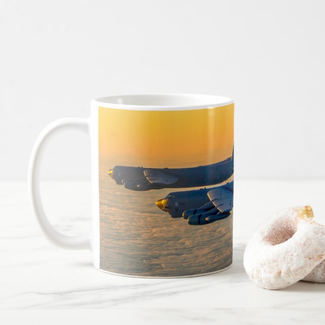 CANECA DE CAFÉ B-52H STRATOFORTRESS (Com Donut)