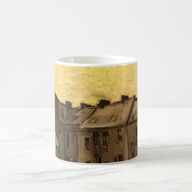 Caneca De Café Backyards of Old Houses de Vincent van Gogh (Centro)