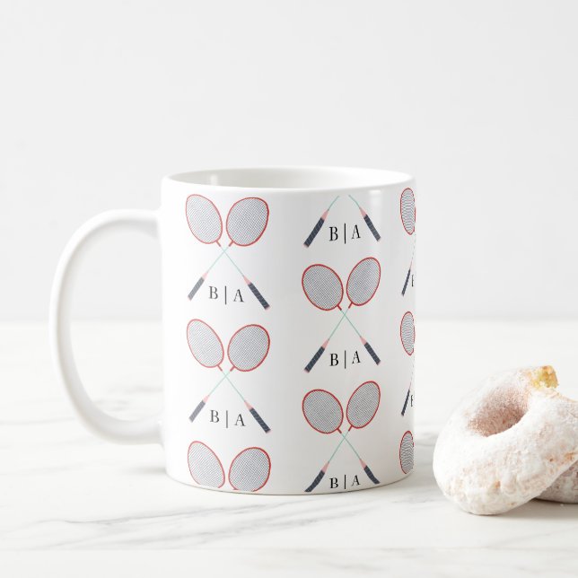 Caneca De Café Badminton do Monograma Personalizado (Com Donut)