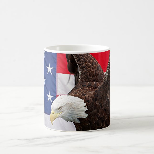 Caneca De Café Bald Eagle com a bandeira americana (Centro)
