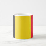 Caneca De Café Bandeira da Bélgica<br><div class="desc">Celebrar o orgulho e a herança belga com esta vibrante lata de café da Bélgica, com as faixas verticais icônicas de preto, amarelo e vermelho. Feito de cerâmica durável, essa caneca é segura para micro-ondas e lavadora de louças, perfeita para apreciar suas bebidas quentes favoritas em casa ou no trabalho....</div>