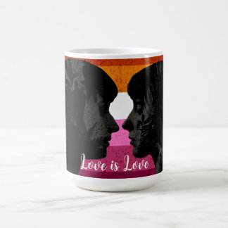 Caneca De Café Bandeira Lésbica com Duas Mulheres Silhouettes
