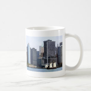 Caneca De Café Barcos - escuna contra a skyline de Manhattan