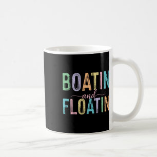Caneca De Café Barquinhos E Flutuação Vida No Lago Vibrações De V