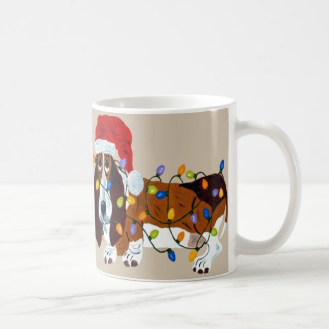 Caneca De Café Basset Tangled em luzes de Natal (Direita)