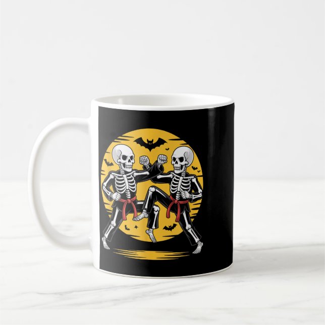 Caneca De Café Batalha de Karatê de Esqueleto sob a Lua da Festa  (Esquerda)