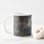 Caneca De Café Bathers no La Grenouillère por Claude Monet<br><div class="desc">Bathers no La Grenouillère (1869), de Claude Monet, é uma pintura de arte impressionista vintage, que apresenta um barco popular e um banho com um café flutuante, no rio Sena, perto de Bougal, a oeste de Paris. No Verão de 1869, Monet vivia perto de La Grenouillère, com Camille, e o...</div>