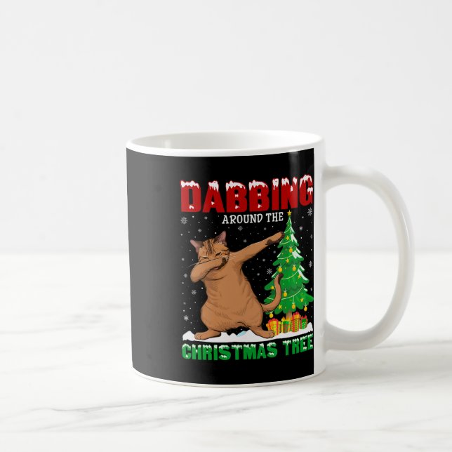 Caneca De Café Batido Em Torno Da Árvore De Natal A (Direita)