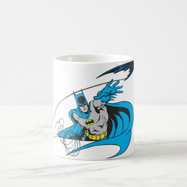 Caneca De Café Batman Joga Batarang 3 (Centro)