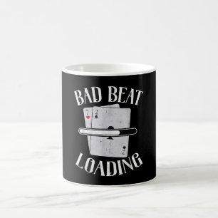 Caneca De Café Beat Mal Carregando O Poker Engraçado Do Texas Ho