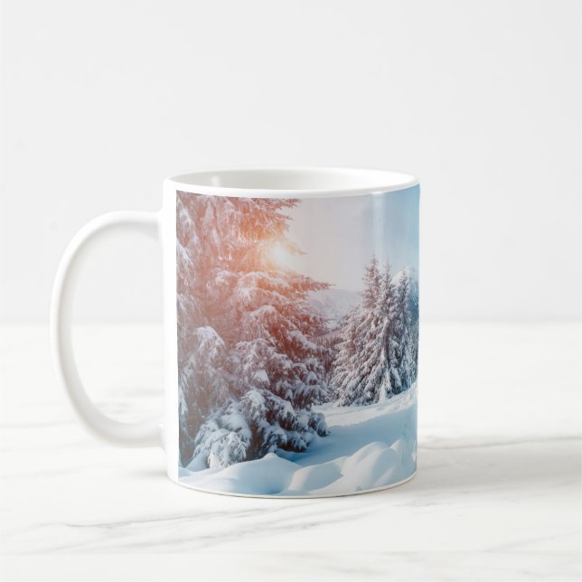Caneca De Café Beautiful winter nature landscape, amazing mountai (Esquerda)