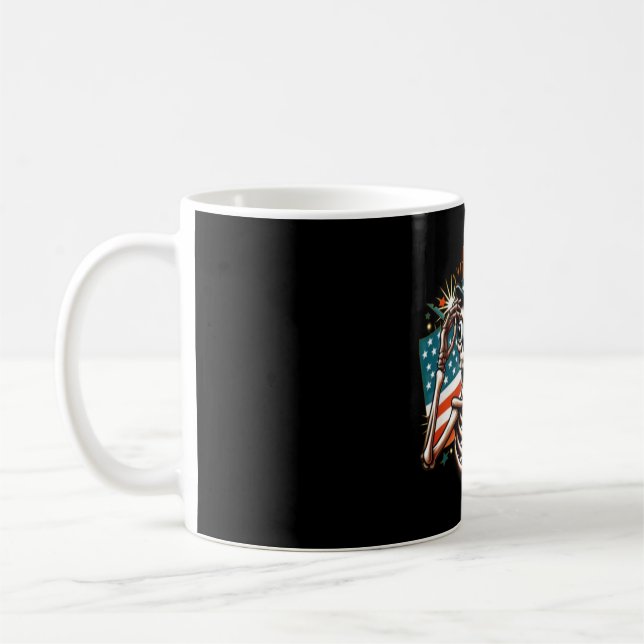Caneca De Café Bebendo de esqueleto engraçado (Esquerda)