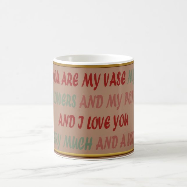 CANECA DE CAFÉ BEBER EM ROMANCE AMOR E ABRAÇOS (Centro)