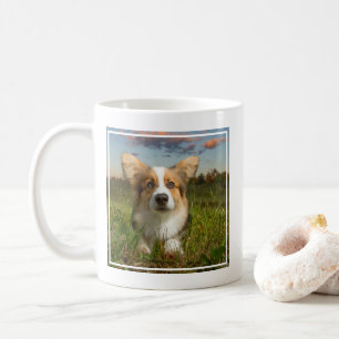 Caneca De Café Bebês Mais Pobres   Corgi em Jardim Nublado
