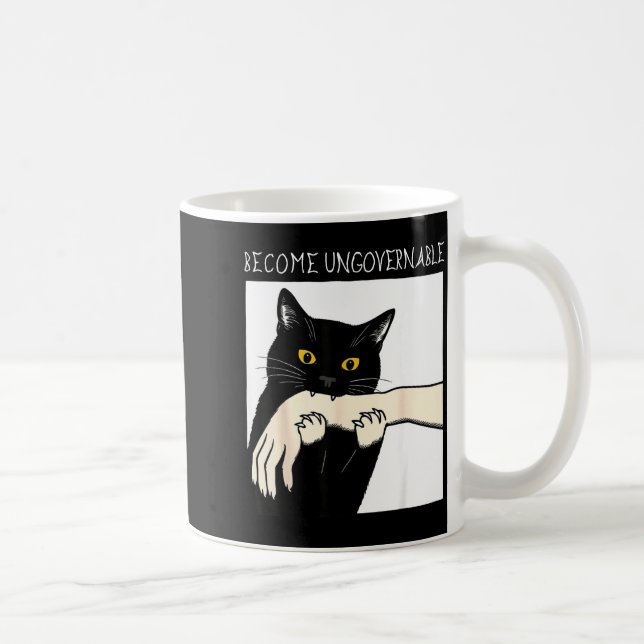 Caneca De Café Become Ungovernable - Black Cat Biting Hand Funny  (Direita)