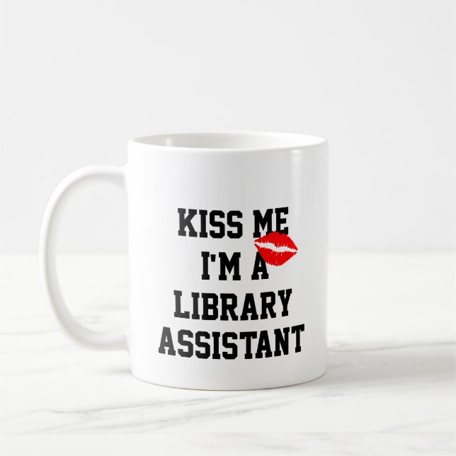 Caneca De Café Beija-Me Um Assistente De Biblioteca Coffee Mug (Esquerda)