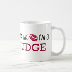 Caneca De Café Beije-me que eu sou um JUIZ