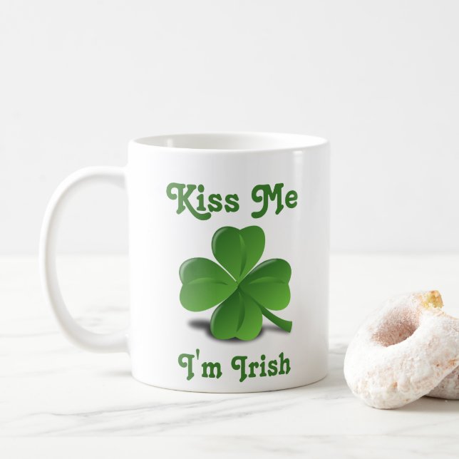 Caneca De Café "Beije-me Sou Irlandês" Rua Shamrock. Dia de Patri (Com Donut)
