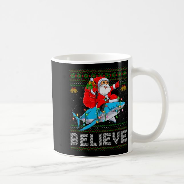 Caneca De Café Believe Xmas Funny Santa Riding Shark Ugly Christm (Direita)