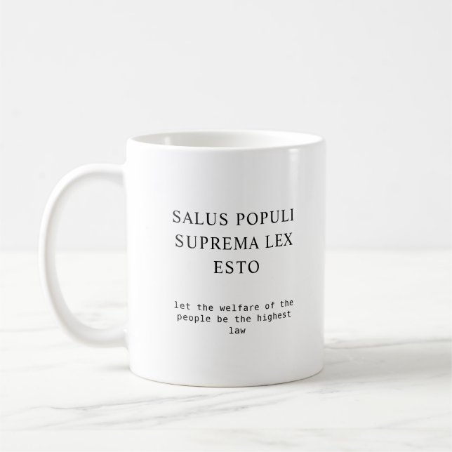 Caneca De Café Bem-Estar Da Cotação De Direito Latino Pessoas (Esquerda)