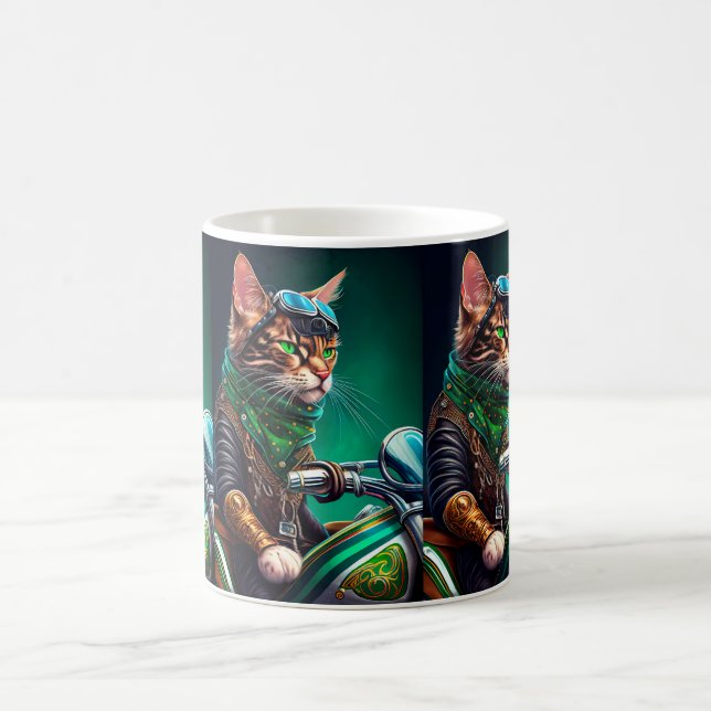 Caneca De Café Bengal Cat dirigindo Ruas de bicicleta. Dia de Pat (Centro)