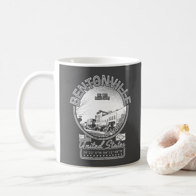 CANECA DE CAFÉ BENTONVILLE ARKANSAS - VINTAGEM QUADRADA BENTONVIL (Com Donut)