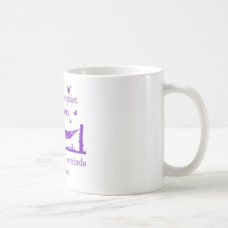 Caneca De Café Beware o leitor ávido quieto (roxo)