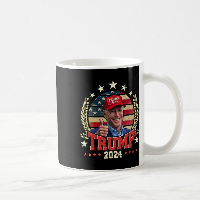 Caneca De Café Biden Vestindo Trump Red Hat Shirt Engraçado Trump (Direita)