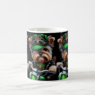 Caneca De Café Biewer Terrier Dog Dirigindo Ruas de bicicleta. Di