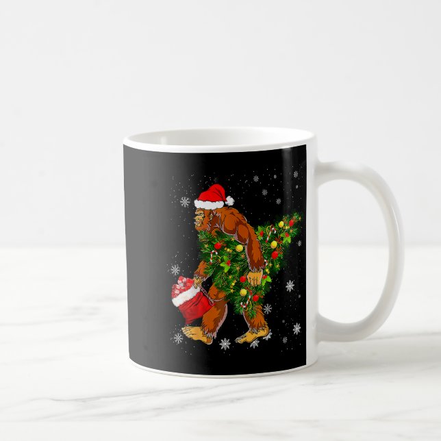 Caneca De Café Bigfoot Carrying Christmas Tree Sasquatch Believer (Direita)