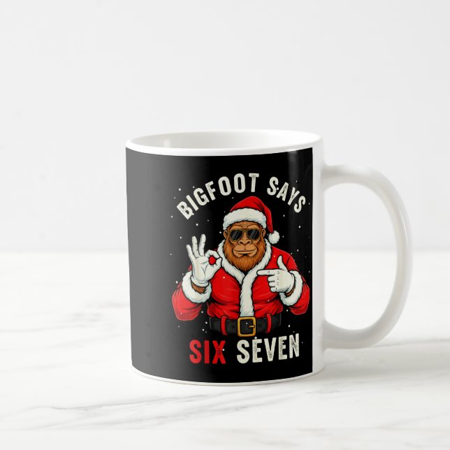 Caneca De Café Bigfoot Says Six Seven Funny Christmas 67 Meme Xma (Direita)