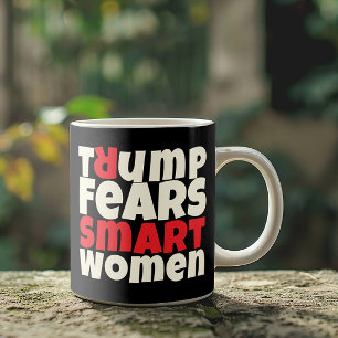 Caneca De Café Blogueiro anti-trump feminista slogan vermelho neg