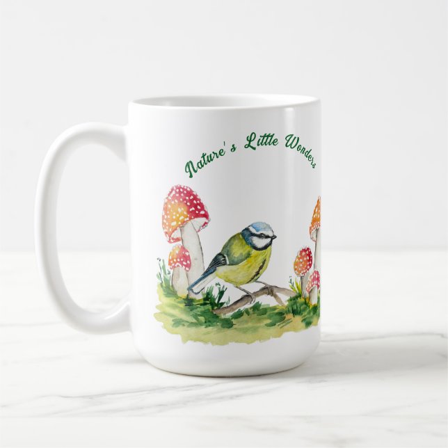 Caneca De Café Blue Tit and Fly Agaric in a Forest Clearing (Esquerda)