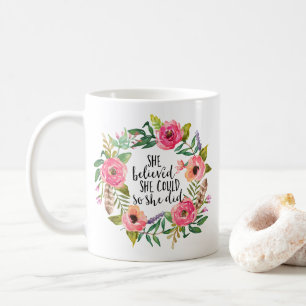Caneca De Café Boho floral Ela acreditava que podia, então ela fe