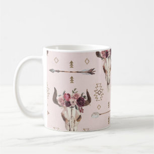 Caneca De Café Boho setas e crânio, padrão de aquarela.