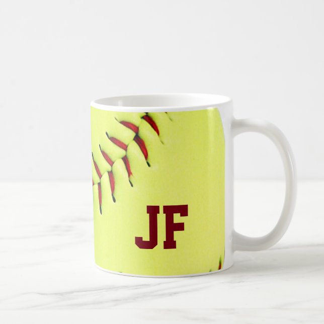 Caneca De Café Bola amarela personalizada do softball (Direita)