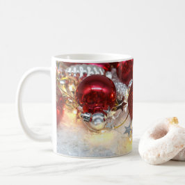 Caneca De Café Bolas de Decoração Vermelha e Prata Natal