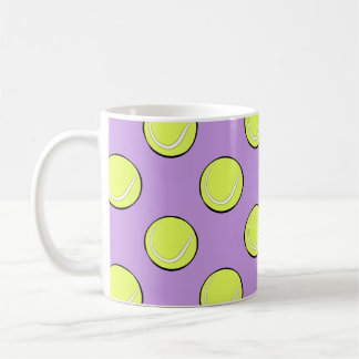 Caneca De Café Bolas de Tênis Padrão Sem Costura em Fundo Roxo