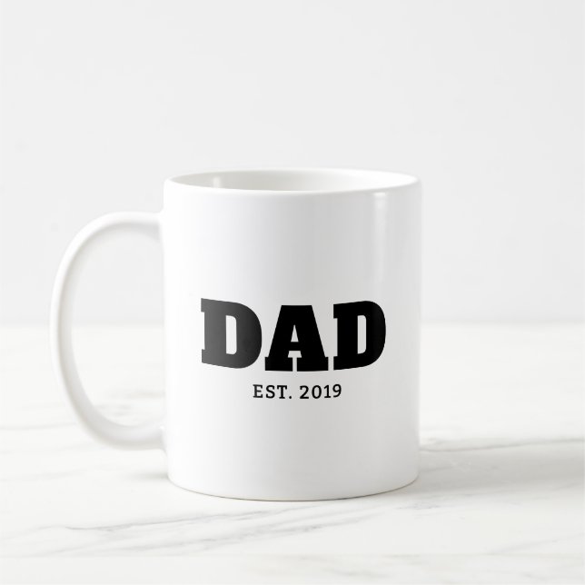 Caneca De Café Bold Black & White Text Est Year Dad (Esquerda)
