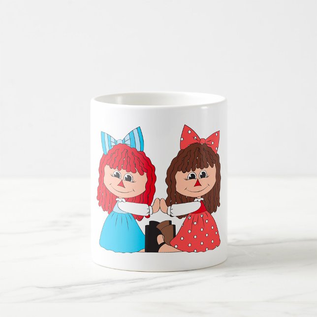 Caneca De Café Boneca Rag Bonita Amiga garotas com Arcos e vestid (Criador carregado)