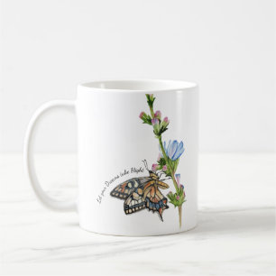 Caneca De Café Borboleta aquosa numa flor de chicória
