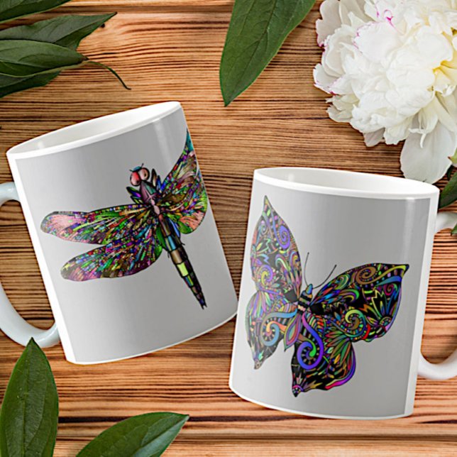 Caneca De Café Borboleta e libélula. Insetos psicodélicos. (Criador carregado)