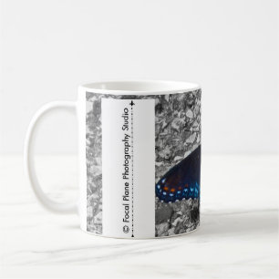 Caneca De Café Borboleta no concreto