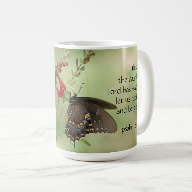 Caneca De Café Borboleta sobre flores, w Verse do Salm 118:24 (Frente Esquerda)
