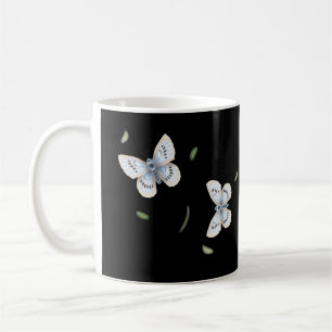 Caneca De Café Borboletas Azuis e Creme bonito no Voo Castanho
