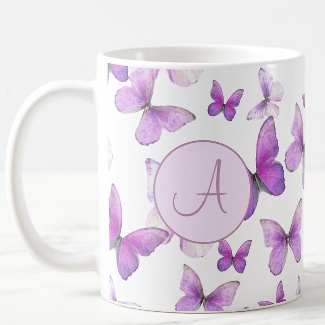 Caneca De Café Borboletas De Pastel Roxo-Girly Monograma Personal (Criador carregado)