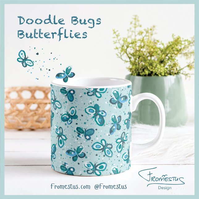 Caneca De Café Borboletas Doodle Bugs - turquesa - padrão. (Criador carregado)