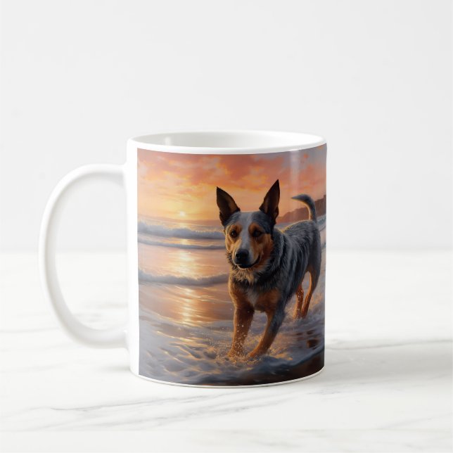 Caneca De Café Bovinos australianos arenosos Cachorro na Praia Su (Esquerda)