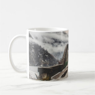 Caneca De Café BRIDE DE ARTE CONCRETO DE cinza AO LADO DA ÁRVORE