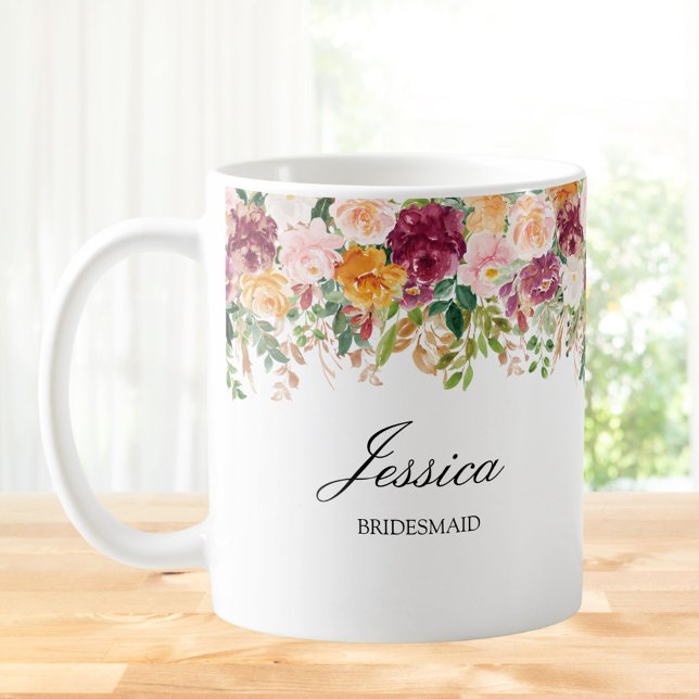 Caneca De Café Bridesmaid Floral do Jardim do Rosa de Monograma E (In situ)